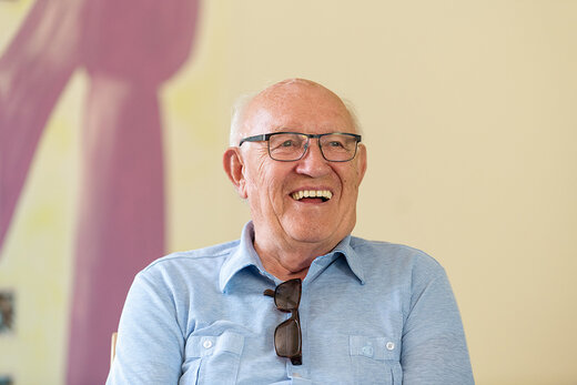 Senior hat Spaß in der Tagespflege der Stiftung St. Franziskus