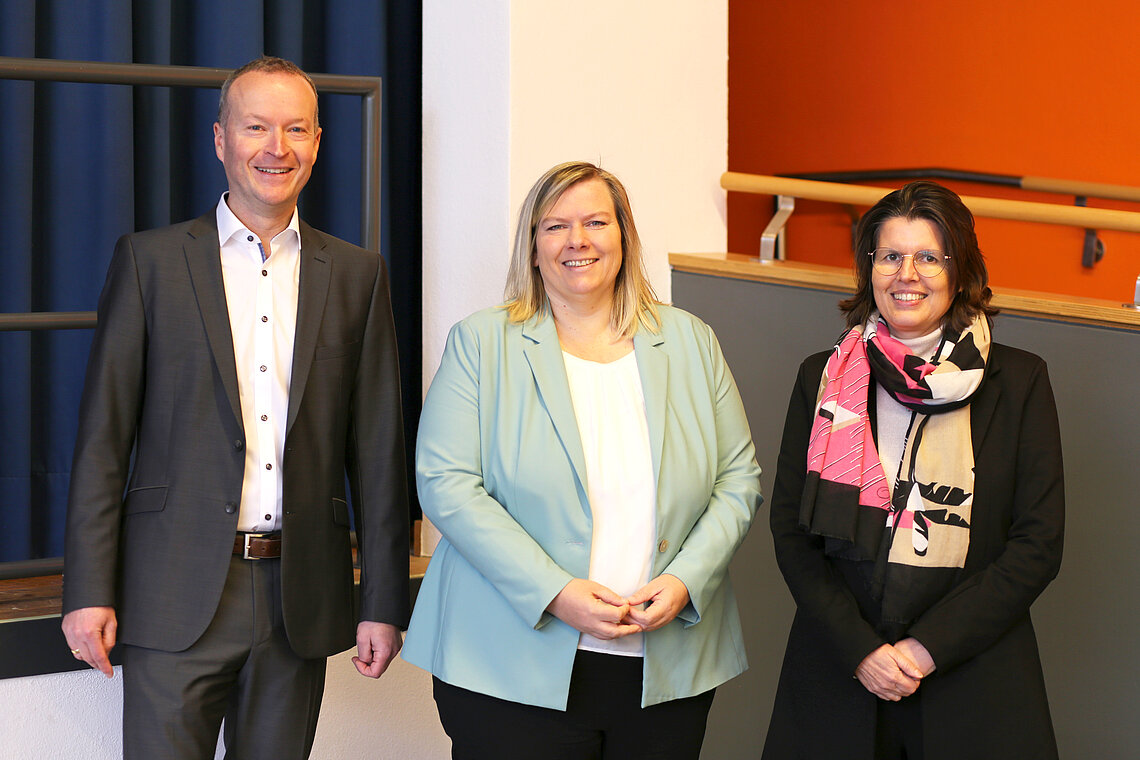 Bundestagsabgeordnete Maria-Lena Weiss (CDU) und Landtagsabgeordneter Stefan Teufel (CDU) zu Besuch in der Stiftung St. Franziskus