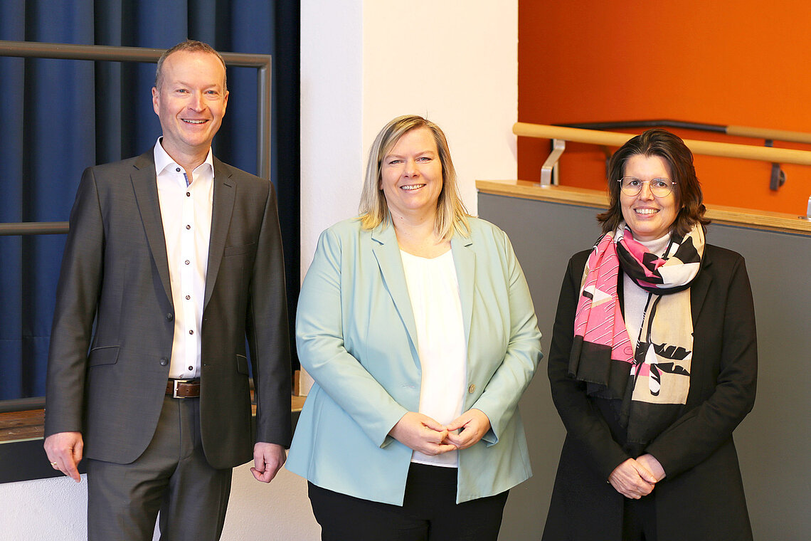 Bundestagsabgeordnete Maria-Lena Weiss (CDU) und Landtagsabgeordneter Stefan Teufel (CDU) zu Besuch in der Stiftung St. Franziskus