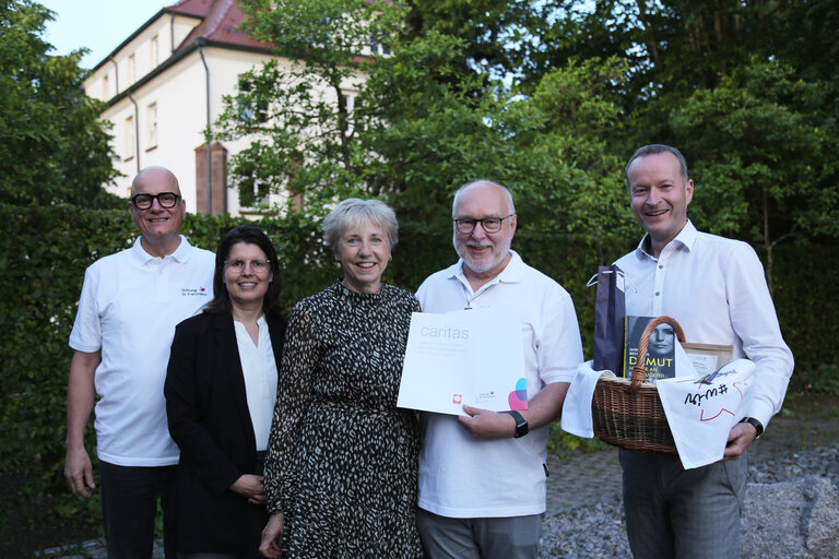 (von links) Pfarrer Oliver Merkelbach, Andrea Weidemann, Dr. Frohmut Jacob, Georg Dlugosch, Stefan Guhl 