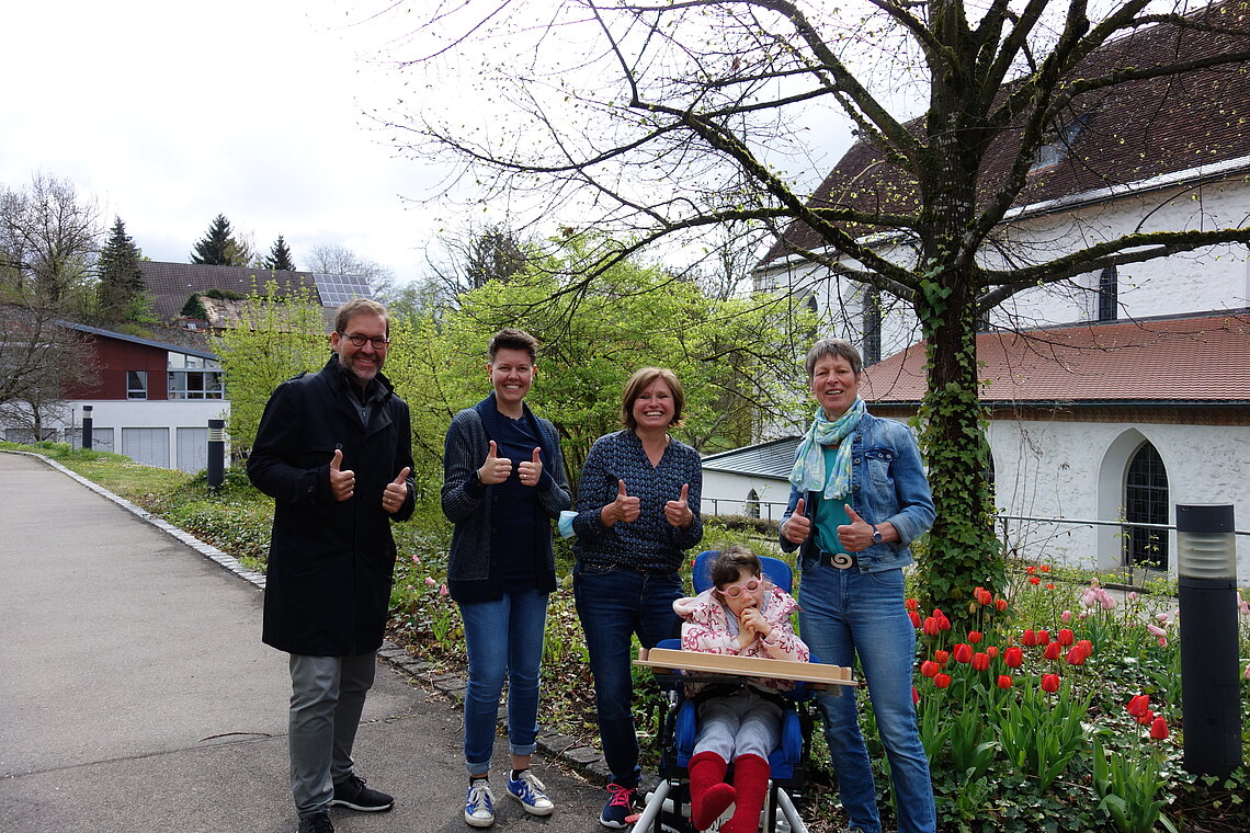 Marcus Adrian, Jessica Calov-Kappler (1. Vorsitzende Förderverein), Petra Hoyer (2. Vorsitzende), Laura (Schülerin SBBZ) und Barbara Lyszus (von links)