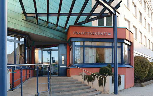 Eingang des Altenzentrum Franziskusheim