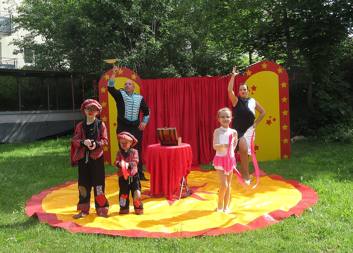 Zirkus Frankordi im Altenzentrum Dr.-Karl-Hohner-Heim
