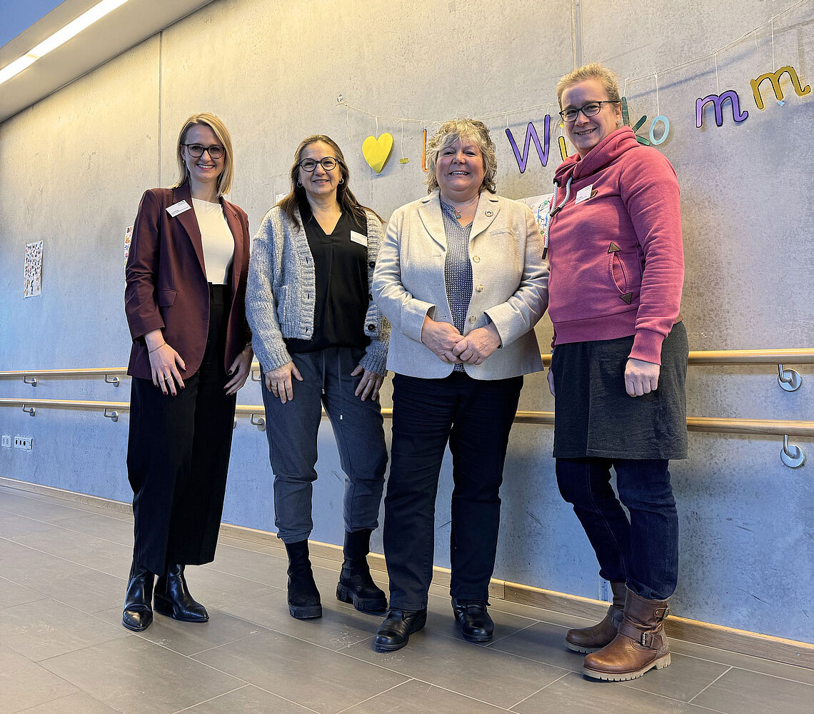 Gruppenbild mit der Landtagsabgeordneten Martina Braun